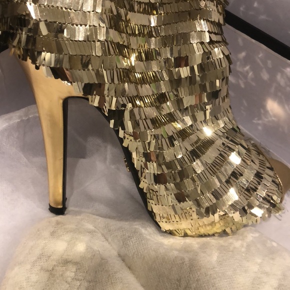 Dereon gold colored booties - Picture 4 of 4